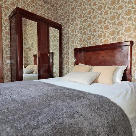 Chalet Casa Passeg Dera Libertat 8 *