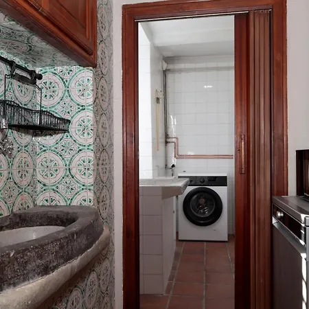 Casa Passeg Dera Libertat 8 *